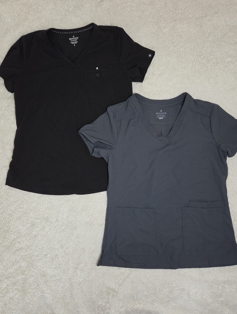 Beyond Scrubs Tops Gray ,Black Size Small